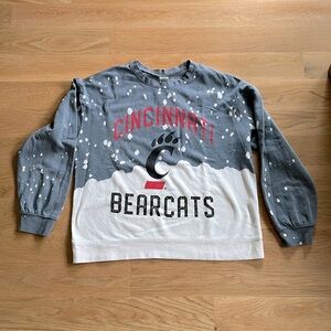 Cincinnati Bearcats sweatshirt size Large